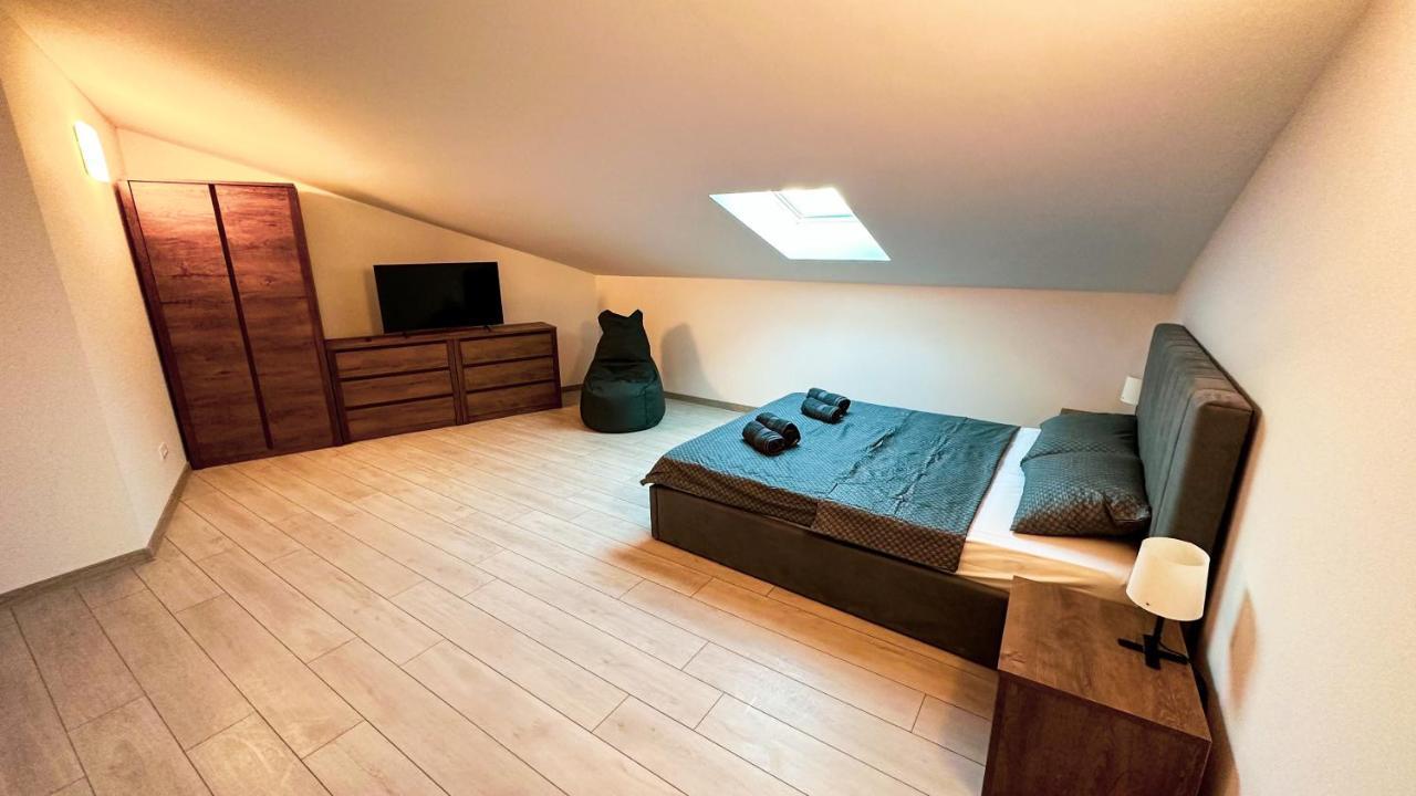 Apartment Anchora - Near Family-Friendly Beach Pjescana Uvala Exterior photo